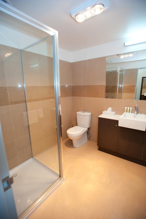 Horsham International Hotel Zimmer foto